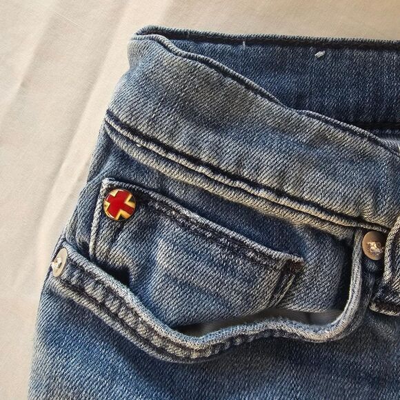 Hudson Tencel Denim Cut-Off Shorts Frayed Hem Medium Light Wash Size 28 - Picture 3 of 7